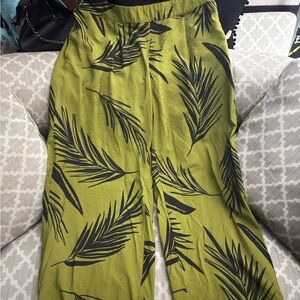 Olive Green Leaf Print Women's Pants